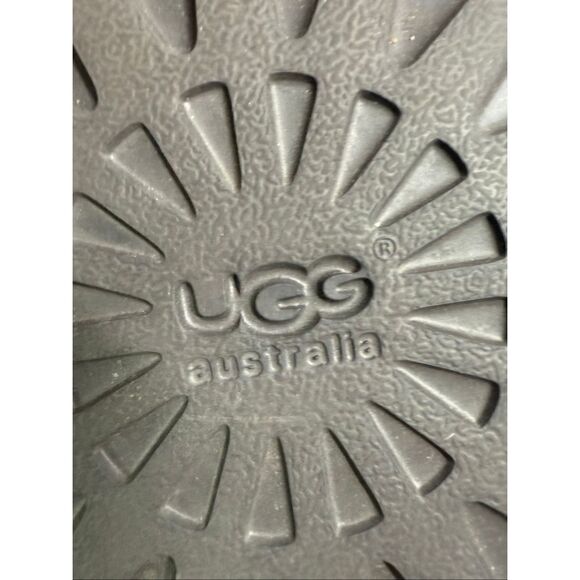 UGG Women’s Mahalya Ribbon Tie Cable Knit Boots Size 10 - Picture 5 of 10